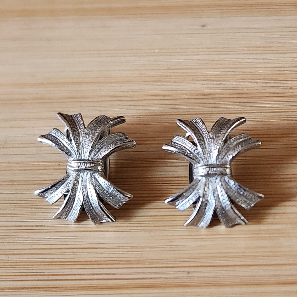 Vintage Fan Bow Clip On Earrings